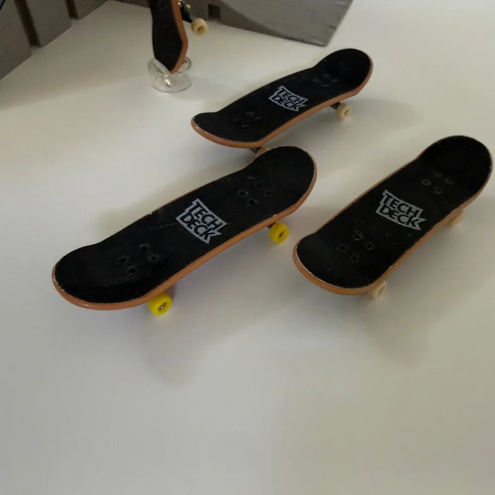 Tech Deck Fingerboard Skatepark Ramp Set + 4 Skateboards Spin Master 2009